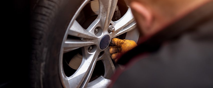 4 Tips to Choosing the Best Electric Car Tires